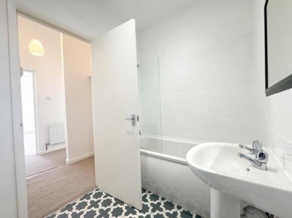 1 bed Flat for sale Image 11