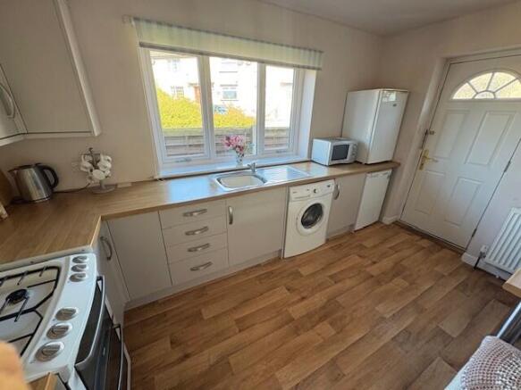 1 bed Semi-Detached Bungalow for sale Image 4