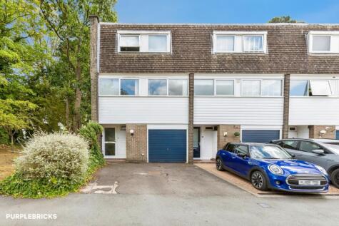 Hawthorn Close, Horsham, RH12