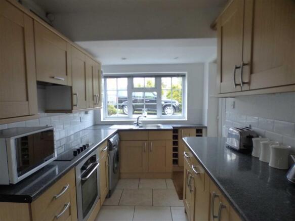 MODERN KITCHEN