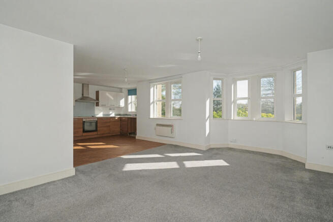 2 bed Flat for sale Image 5
