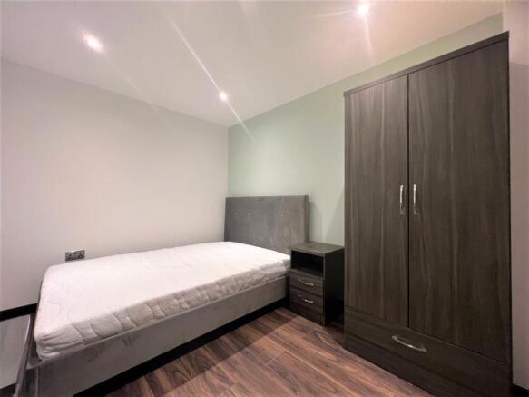 1 bed Flat to rent Image 6