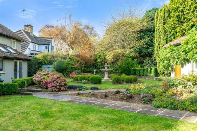 4 bed Detached for sale Image 6