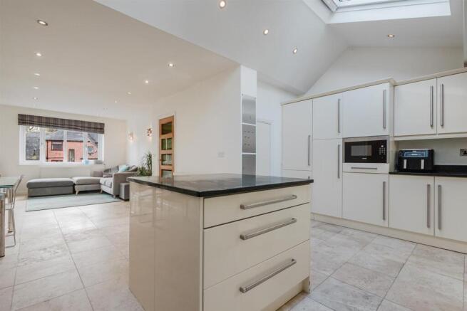 Live In Dining Kitchen