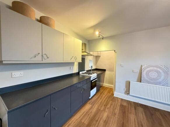 2 bed House to rent Image 6
