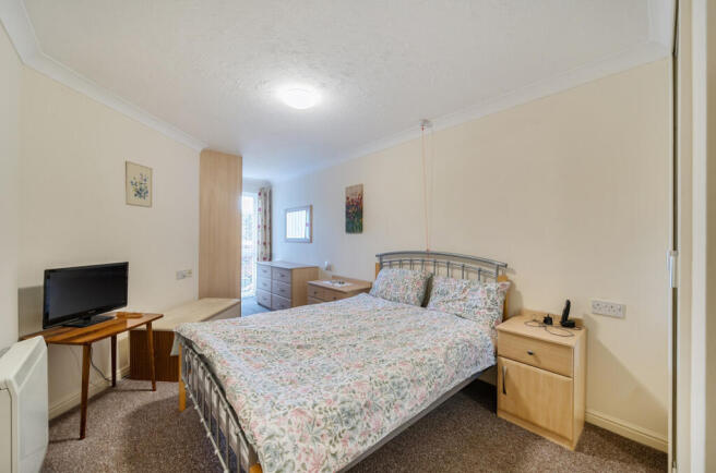 1 bed Retirement Property for sale Image 8