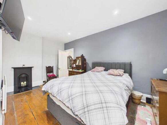 3 bed Terraced for sale Image 10