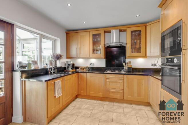3 bed Semi-Detached for sale Image 4