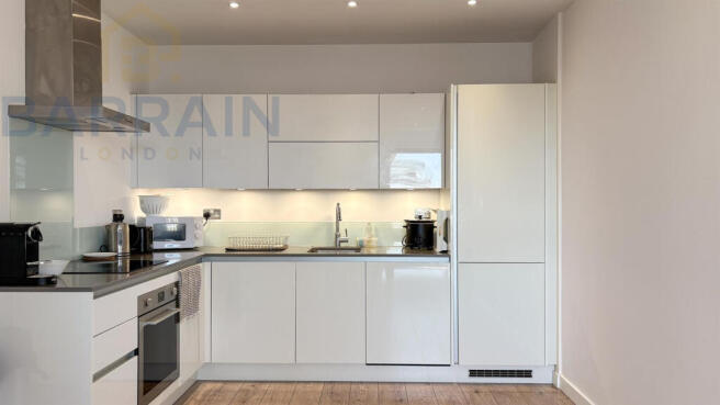 Flat for Sale in Beckton E6 by Barrain london Esta