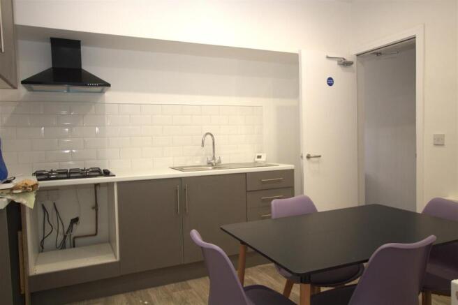 4 bed End of Terrace to rent Image 7