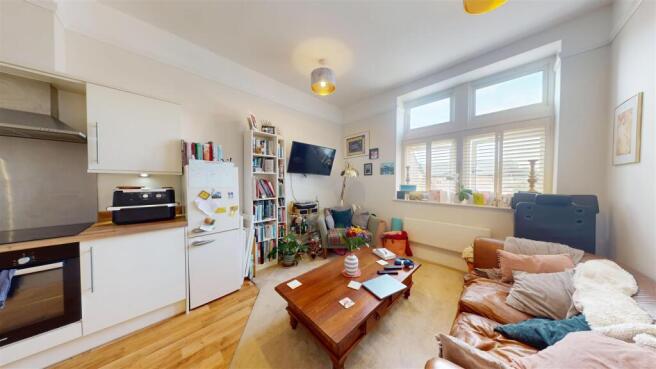 Oliver Road, 21 living room