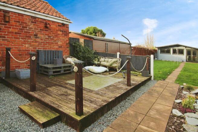 Rear patio area.JPG