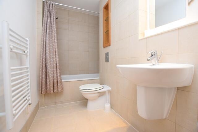 1 bed Apartment to rent Image 4