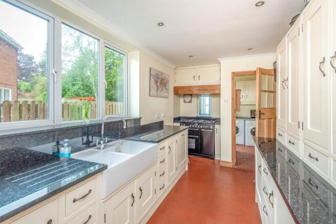Kitchen: