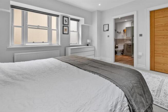 2 bed Apartment for sale Image 9