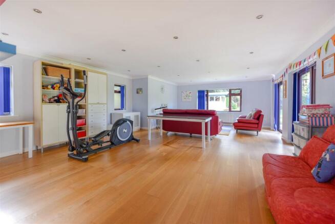 ANNEX/GAMES ROOM