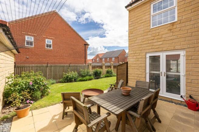 4 bed Detached for sale Image 12