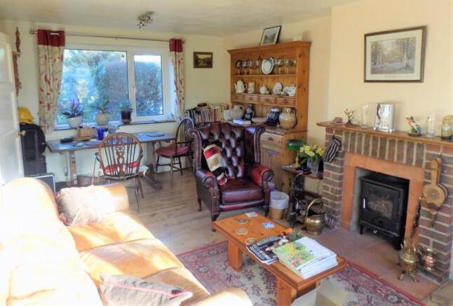Sitting/dining room