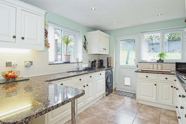 KITCHEN 2