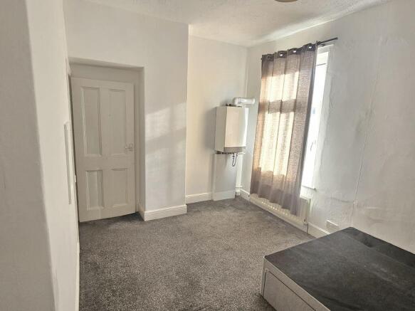 2 bed Terraced to rent Image 11
