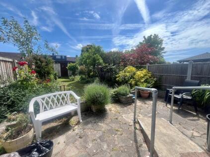 Hillcrest Road, Hornchurch, RM11