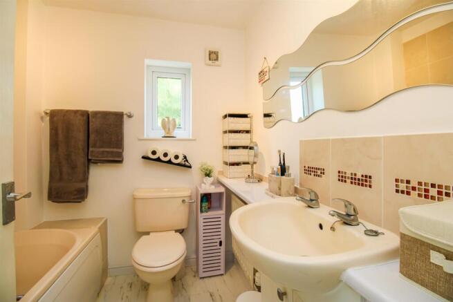 2 bed Semi-Detached for sale Image 12