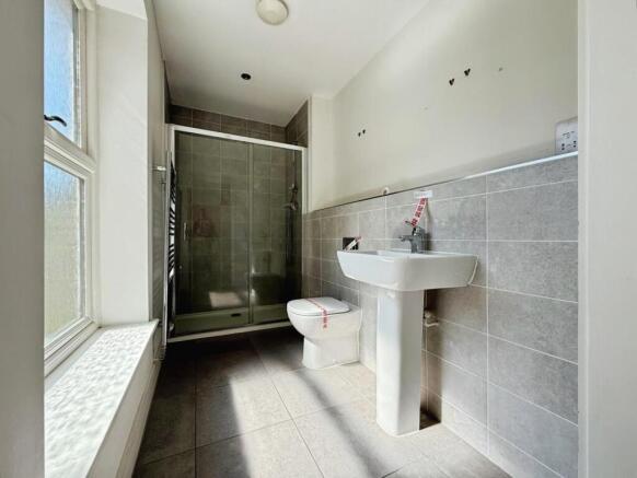 5 bed Semi-Detached for sale Image 12