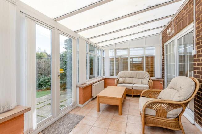 8573843-interior12.jpg