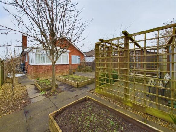 2 bed Detached Bungalow for sale Image 11