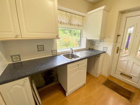 2 bed Semi-Detached Bungalow for sale Image 5