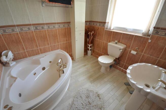 Bathroom.jpg
