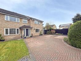 12, Honeysuckle Row, Shrewsbury SY3 7TW
