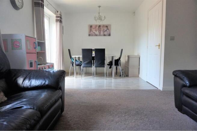 Lounge/Dining Room