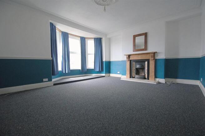 Bedroom 1.jpg