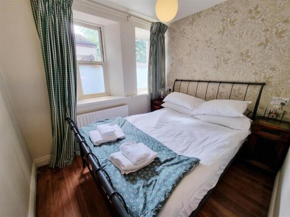 2 bed Apartment for sale Image 5