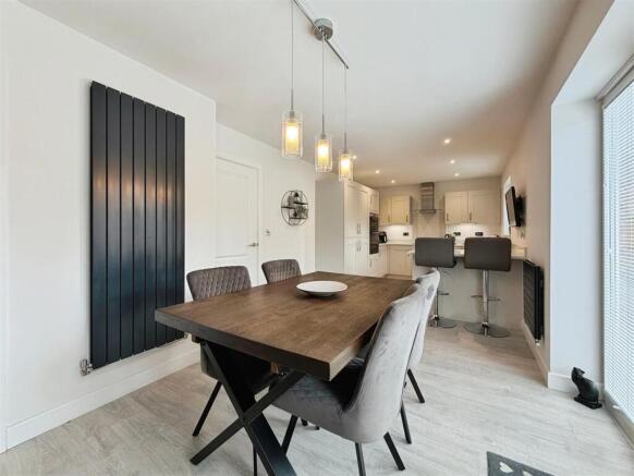 4 bed Detached for sale Image 7