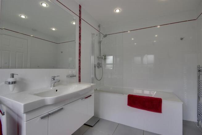 Ensuite Bathroom