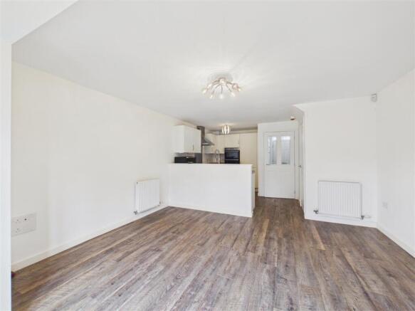 3 bed Town House for sale Image 6