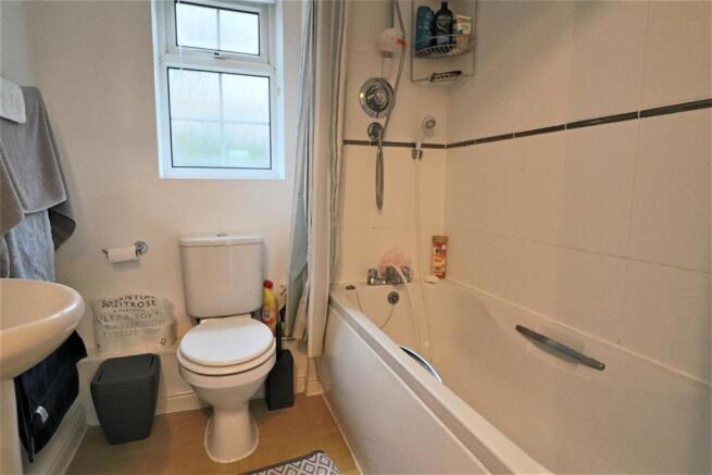 BATHROOM.JPG