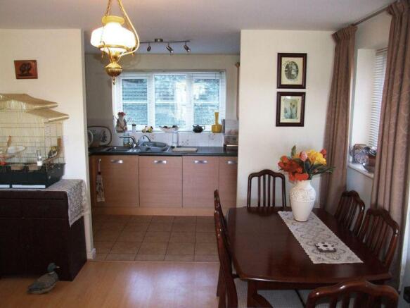 dining area to...