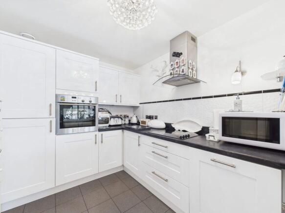 2 bed Apartment for sale Image 4