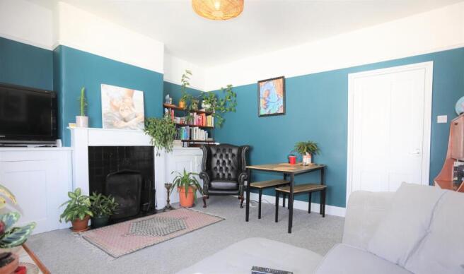 15 Eaton Gardens, Hove- Lounge2.JPG
