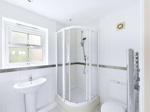 5 bed Detached for sale Image 11