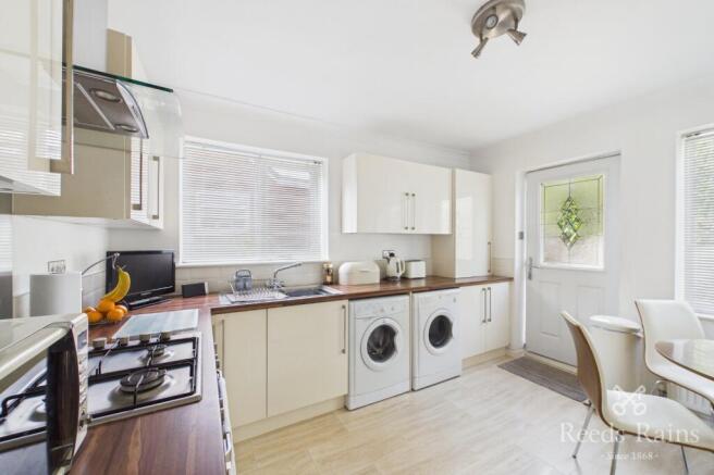 2 bed Bungalow for sale Image 5