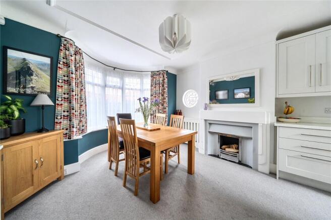 5 bed Detached for sale Image 5