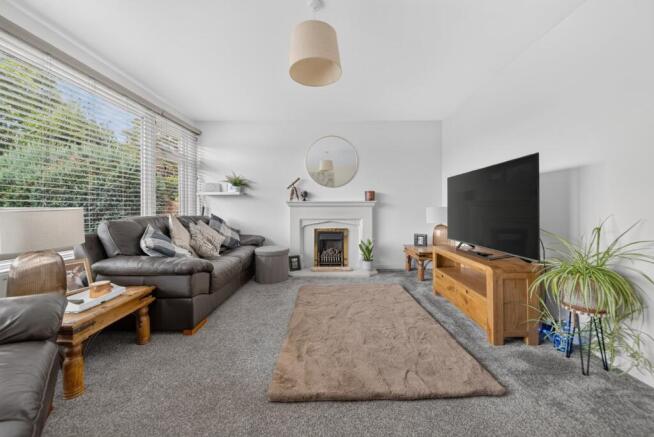 4 bed Link Detached House for sale Image 8