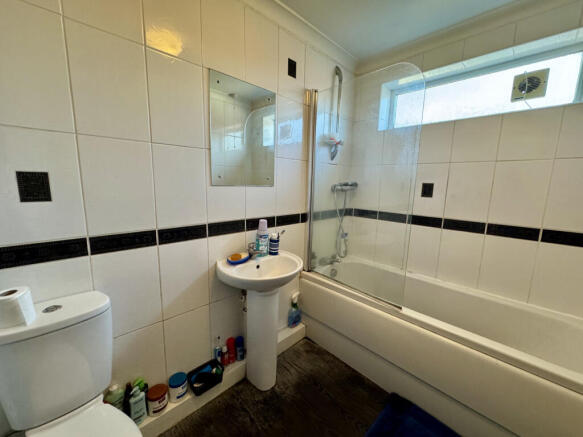 2 bed Flat for sale Image 9