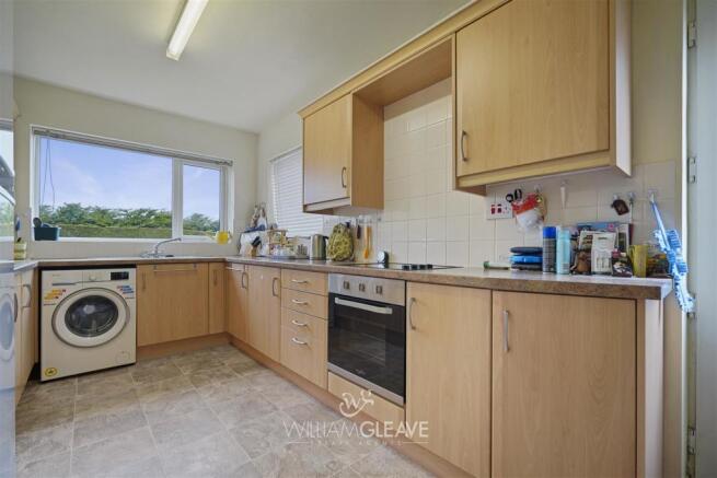 Kitchen 1.jpg