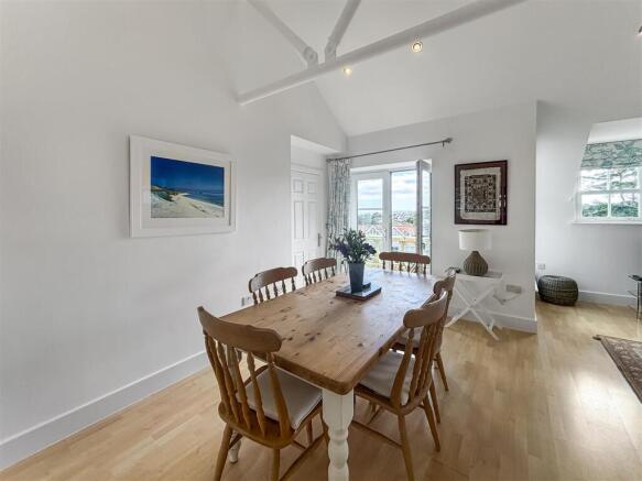 Dining Area.jpg