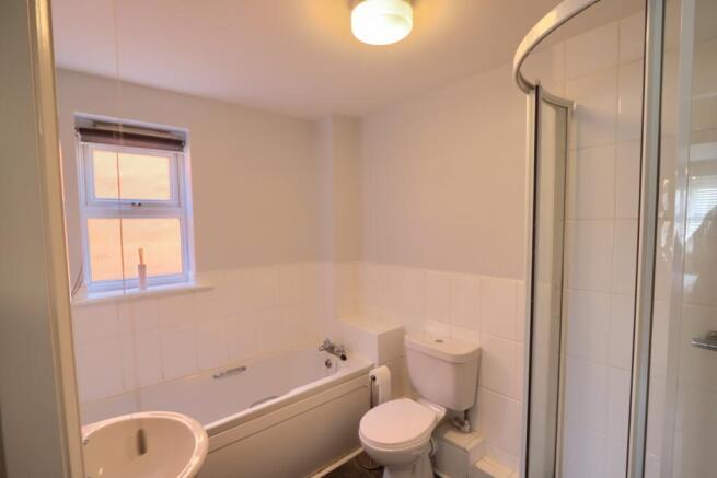 2 bed Flat for sale Image 7